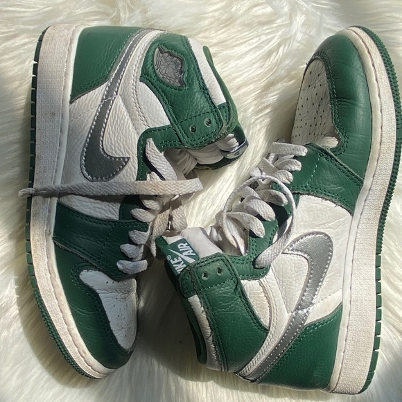 JORDAN 1 RETRO HIGH OG GS 'GORGE GREEN' 4.5 Youth - Picture 4 of 5